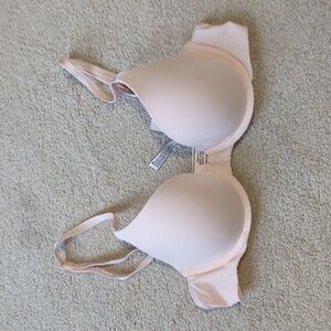 Victoria's Secret uplift Semi Demi bra